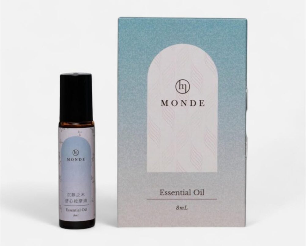MONDE 沉靜之木舒心按摩油 8mL 滾珠瓶與外盒